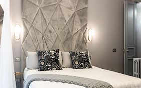 Rome Bridge Apartment
